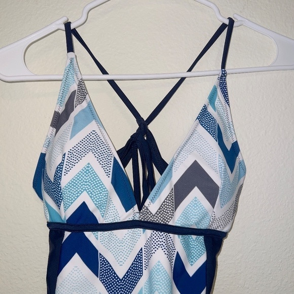 Cupshe Blue White Zig Zag Design One Piece Bathing Suit women's size medium - Picture 2 of 5